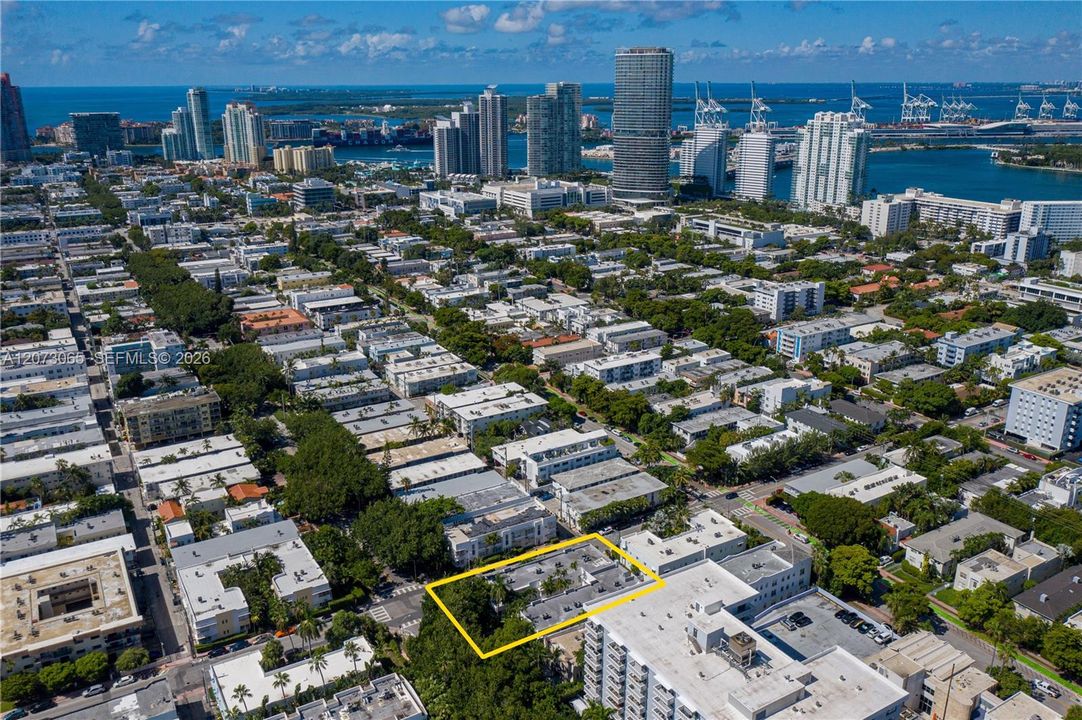 For Rent: $2,350 (1 beds, 1 baths, 716 Square Feet)
