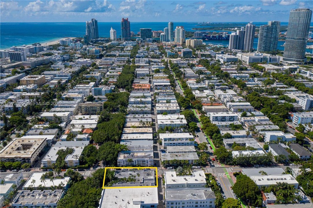 For Rent: $2,350 (1 beds, 1 baths, 716 Square Feet)
