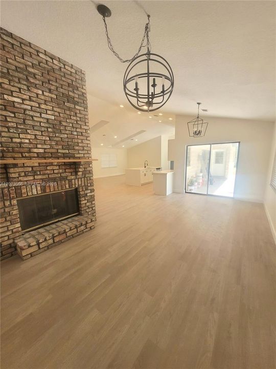 En Venta: $799,900 (4 camas, 2 baños, 2274 Pies cuadrados)