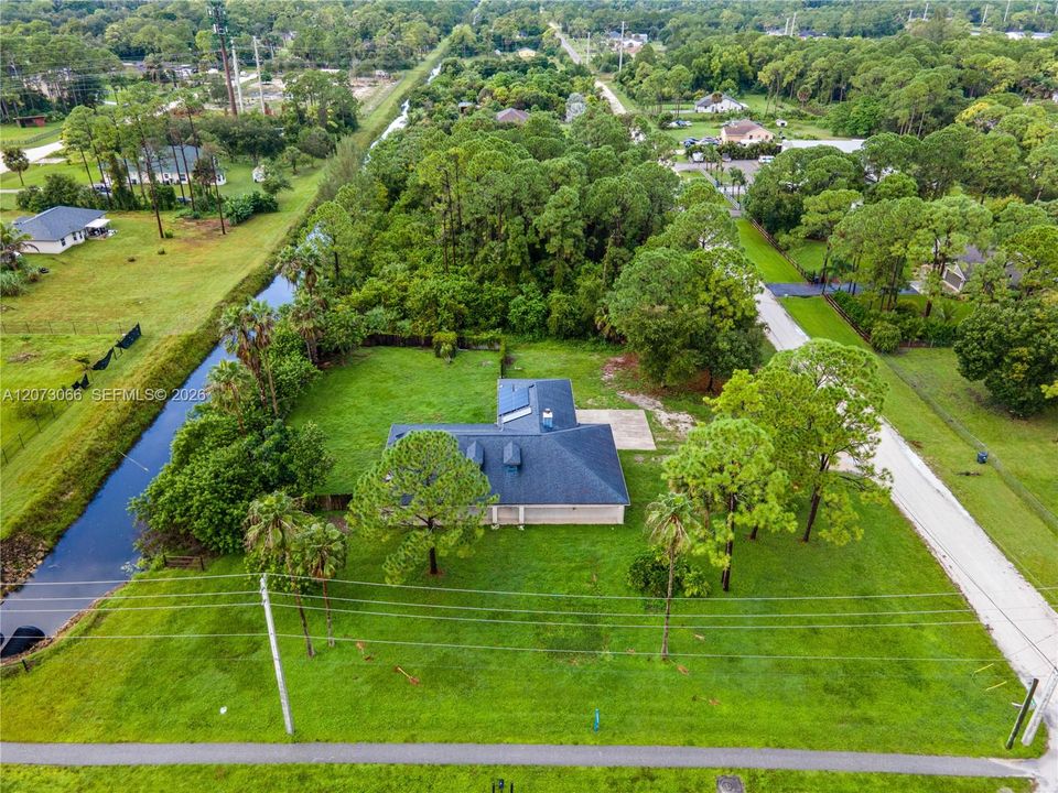 For Sale: $745,000 (4 beds, 2 baths, 2274 Square Feet)