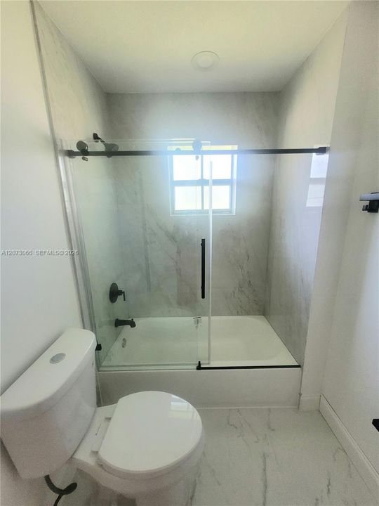 En Venta: $799,900 (4 camas, 2 baños, 2274 Pies cuadrados)