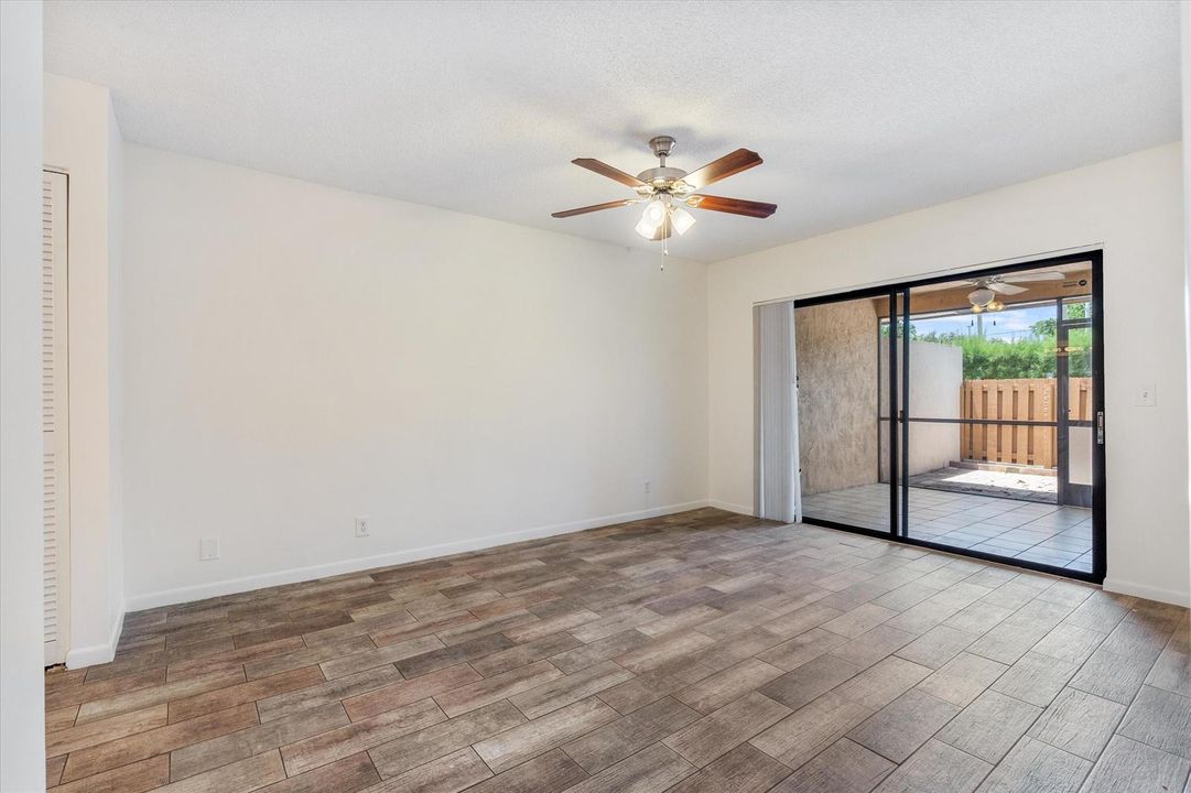 MASTER ROOM