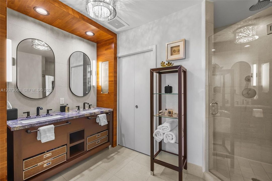 For Rent: $7,500 (1 beds, 1 baths, 920 Square Feet)