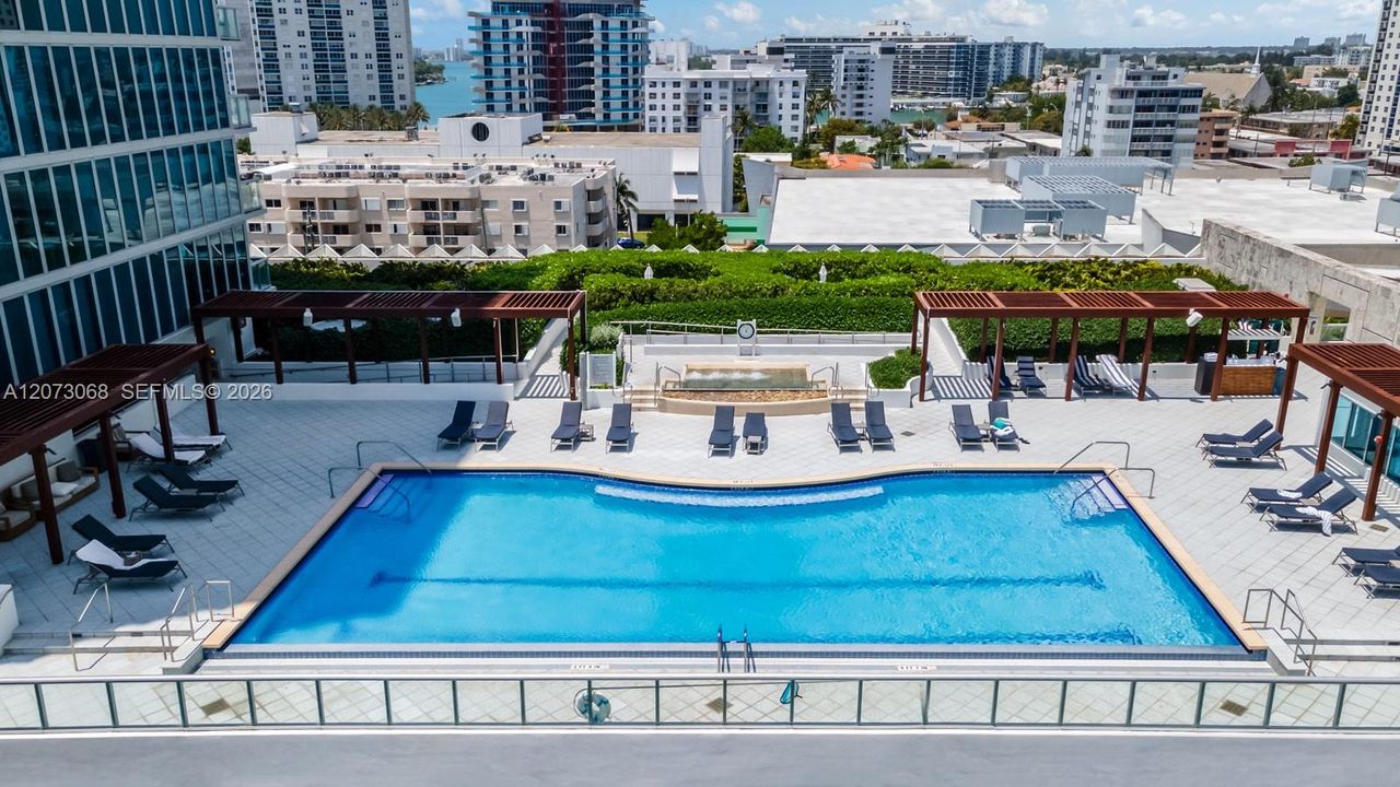 For Rent: $7,500 (1 beds, 1 baths, 920 Square Feet)