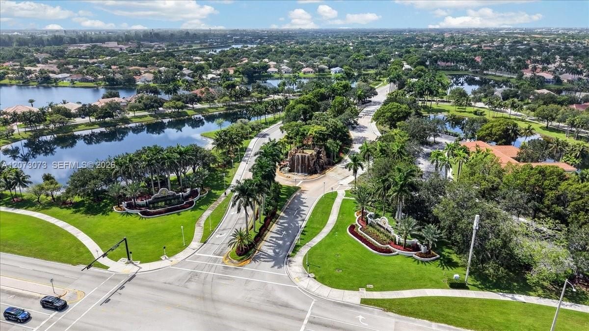 For Sale: $985,000 (4 beds, 3 baths, 2829 Square Feet)
