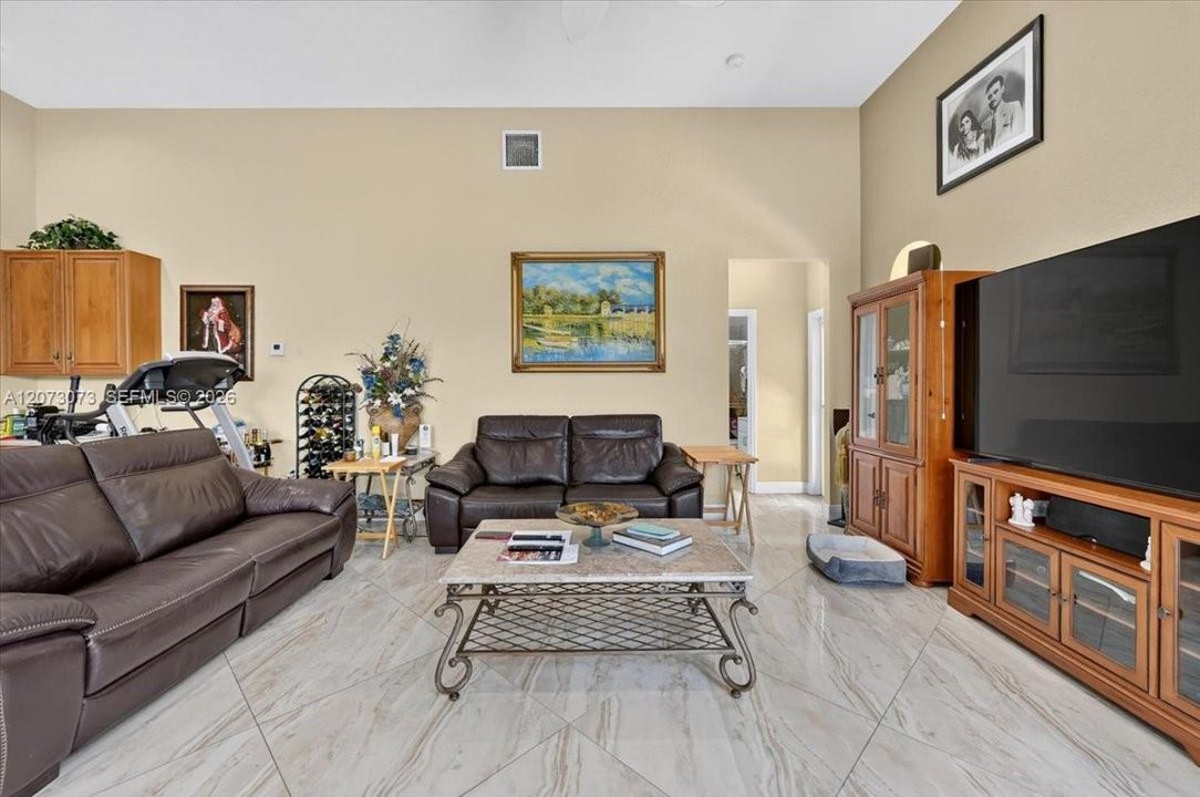 For Sale: $985,000 (4 beds, 3 baths, 2829 Square Feet)