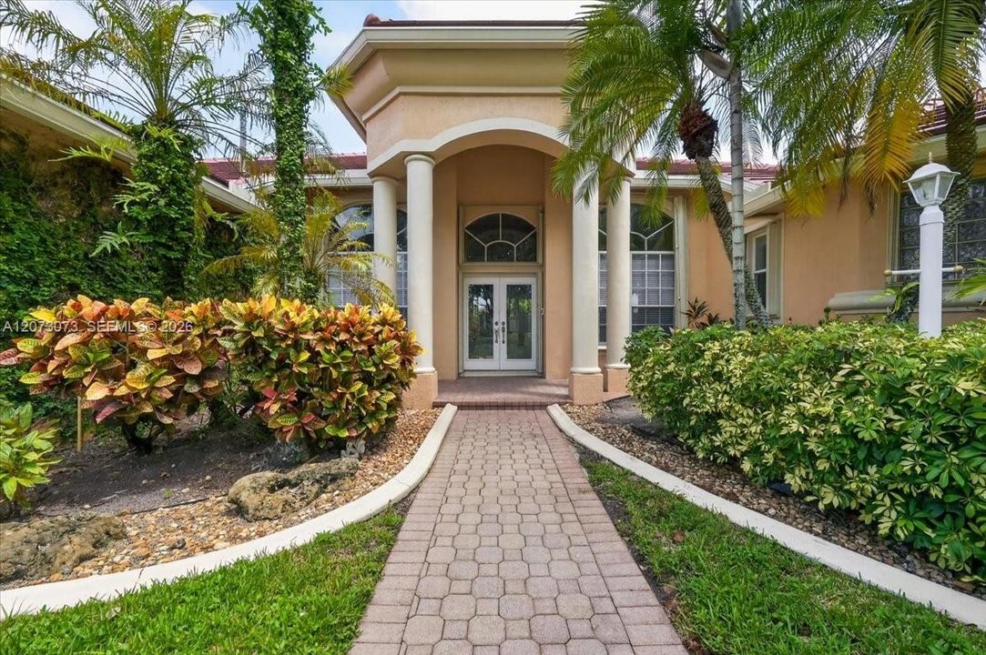 For Sale: $985,000 (4 beds, 3 baths, 2829 Square Feet)