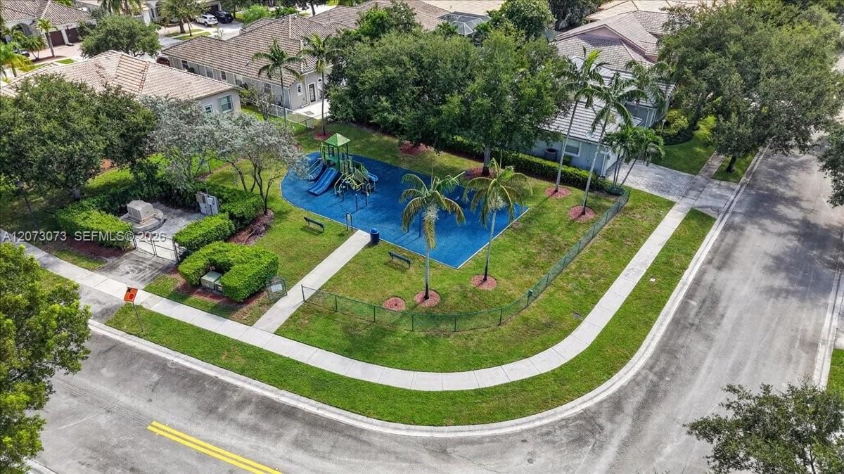 For Sale: $985,000 (4 beds, 3 baths, 2829 Square Feet)