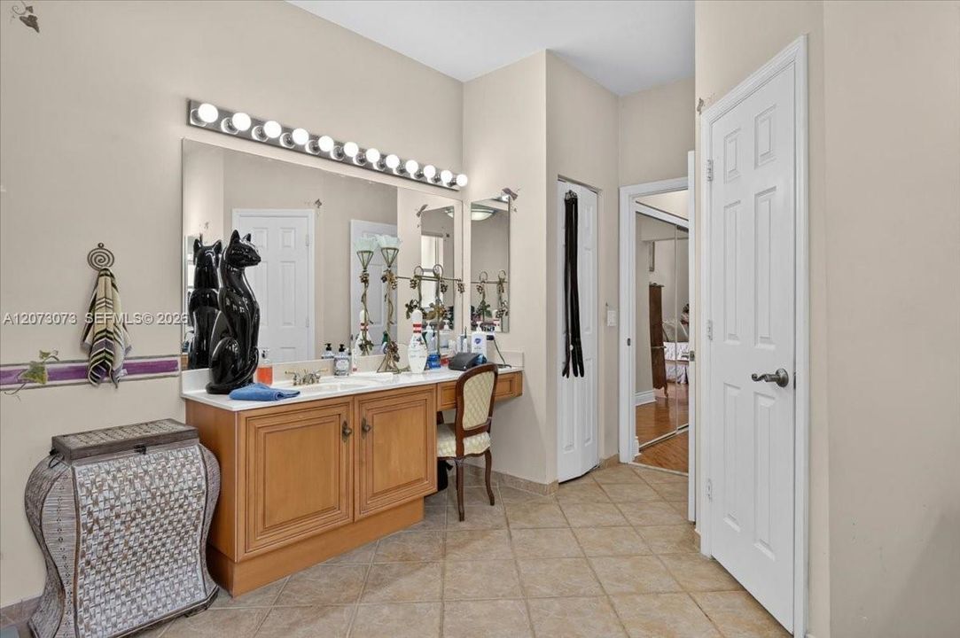 For Sale: $985,000 (4 beds, 3 baths, 2829 Square Feet)
