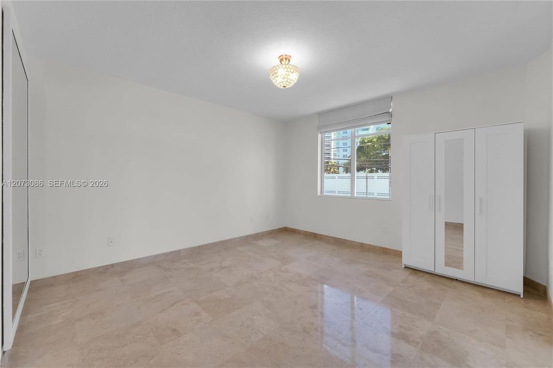 На продажу: $675,000 (2 спален, 2 ванн, 1280 Квадратных фут)