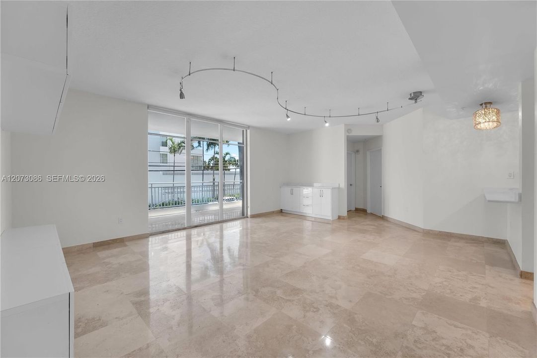 На продажу: $675,000 (2 спален, 2 ванн, 1280 Квадратных фут)