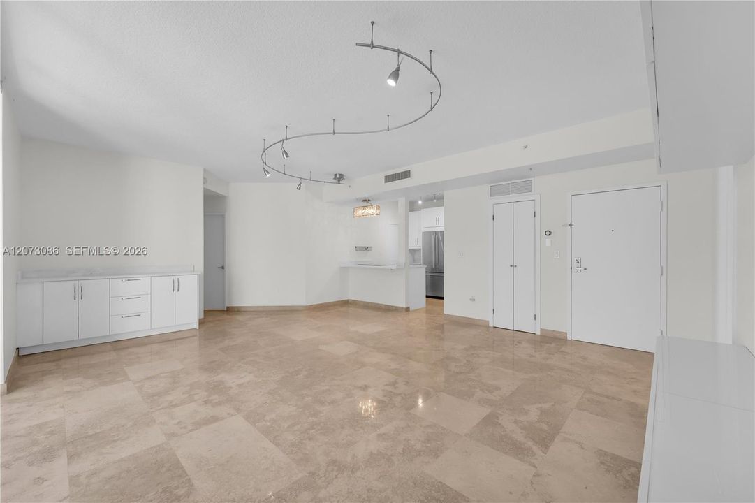 На продажу: $675,000 (2 спален, 2 ванн, 1280 Квадратных фут)