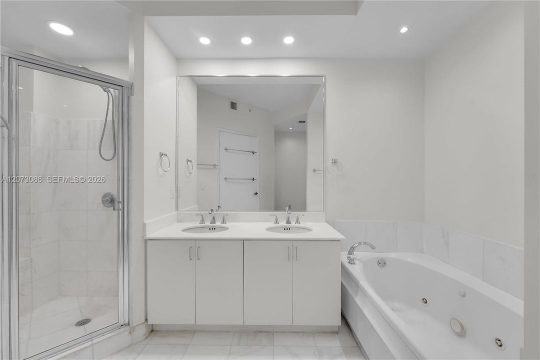 На продажу: $675,000 (2 спален, 2 ванн, 1280 Квадратных фут)