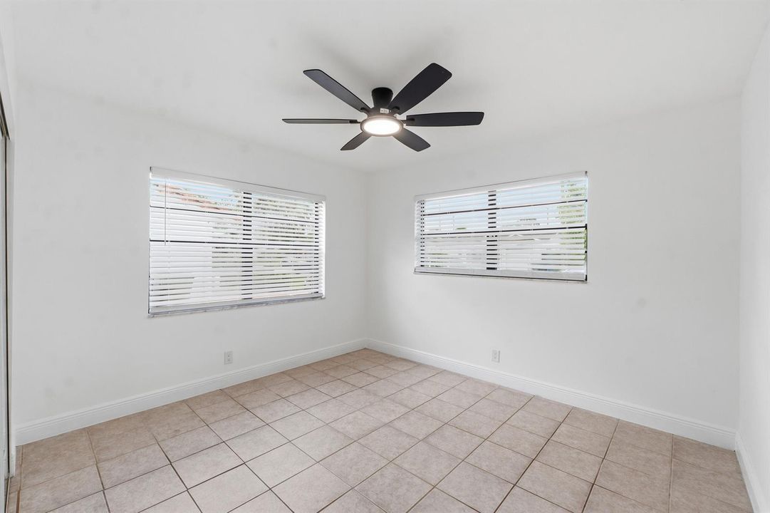 3379 NW 63rd St_032