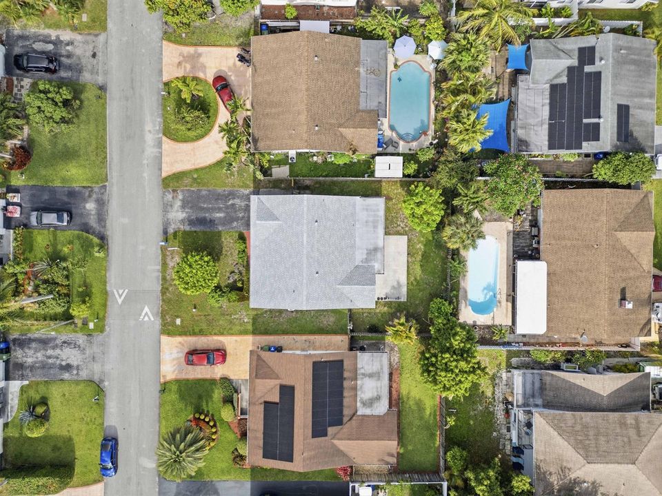 3379 NW 63rd St_008