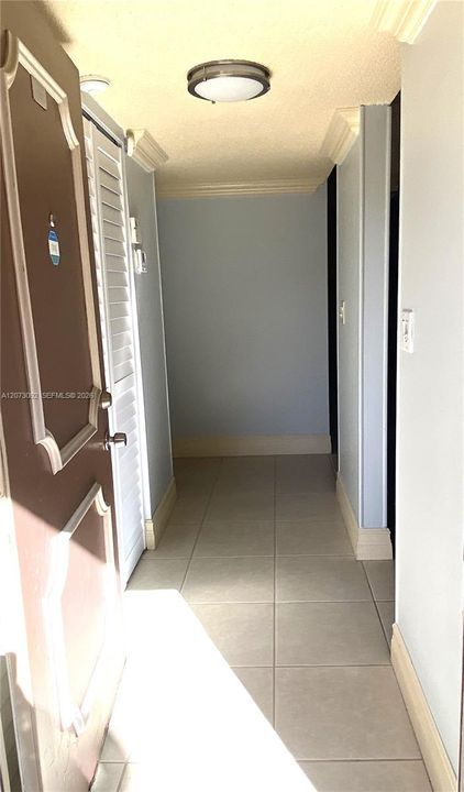 For Sale: $225,000 (2 beds, 2 baths, 1060 Square Feet)