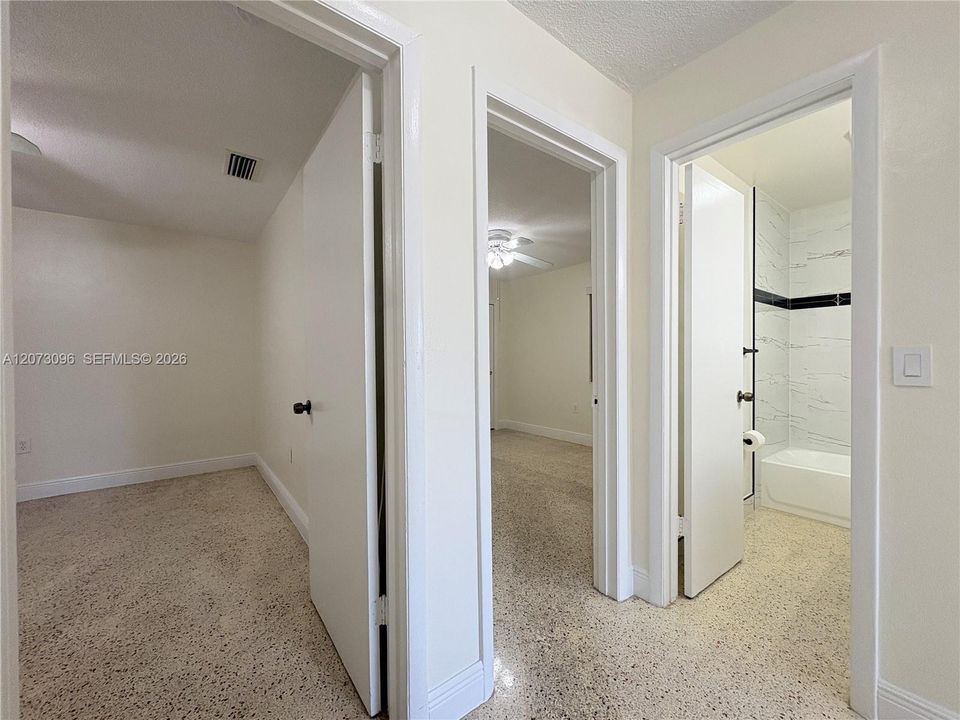 В аренду: $2,500 (2 спален, 1 ванн, 891 Квадратных фут)