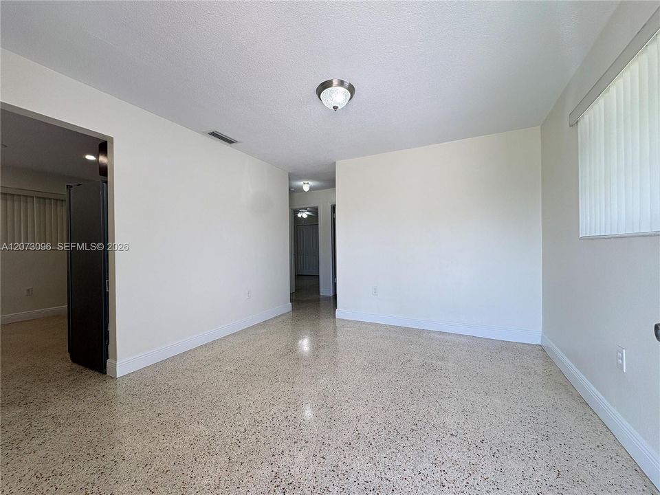 В аренду: $2,500 (2 спален, 1 ванн, 891 Квадратных фут)