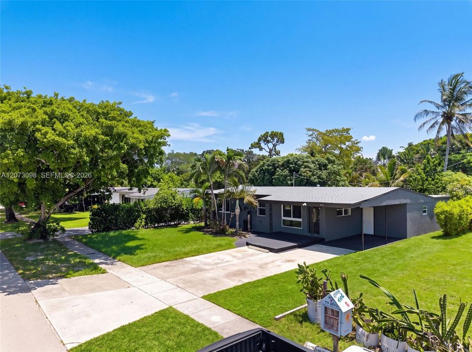 For Sale: $524,999 (4 beds, 2 baths, 1607 Square Feet)