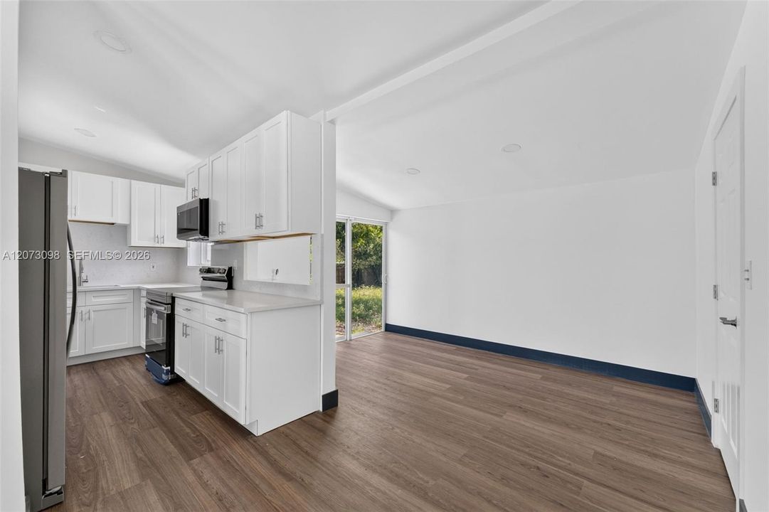 For Sale: $524,999 (4 beds, 2 baths, 1607 Square Feet)