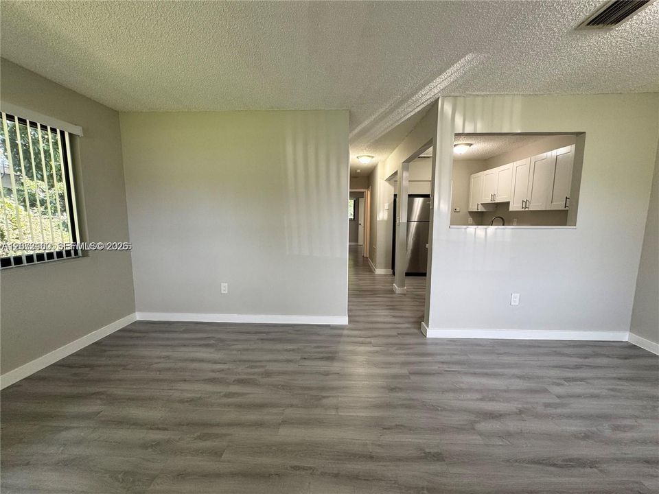 For Rent: $1,850 (2 beds, 2 baths, 860 Square Feet)