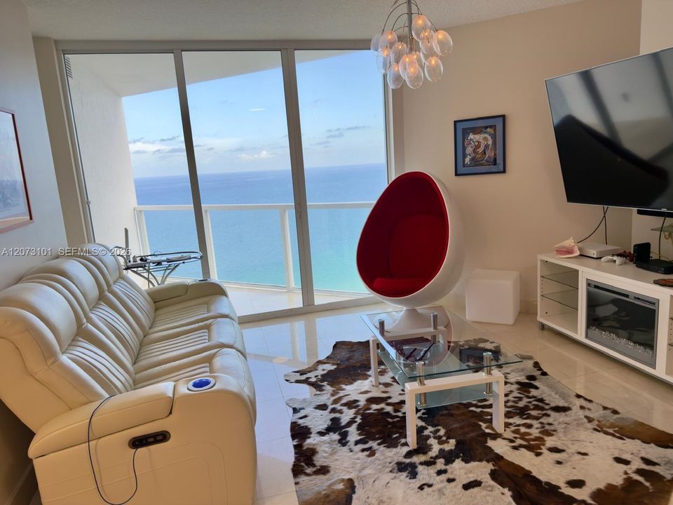 For Rent: $6,000 (2 beds, 2 baths, 1266 Square Feet)