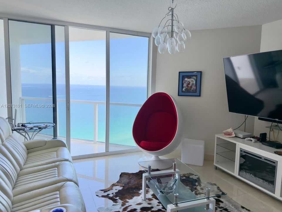 For Rent: $6,000 (2 beds, 2 baths, 1266 Square Feet)