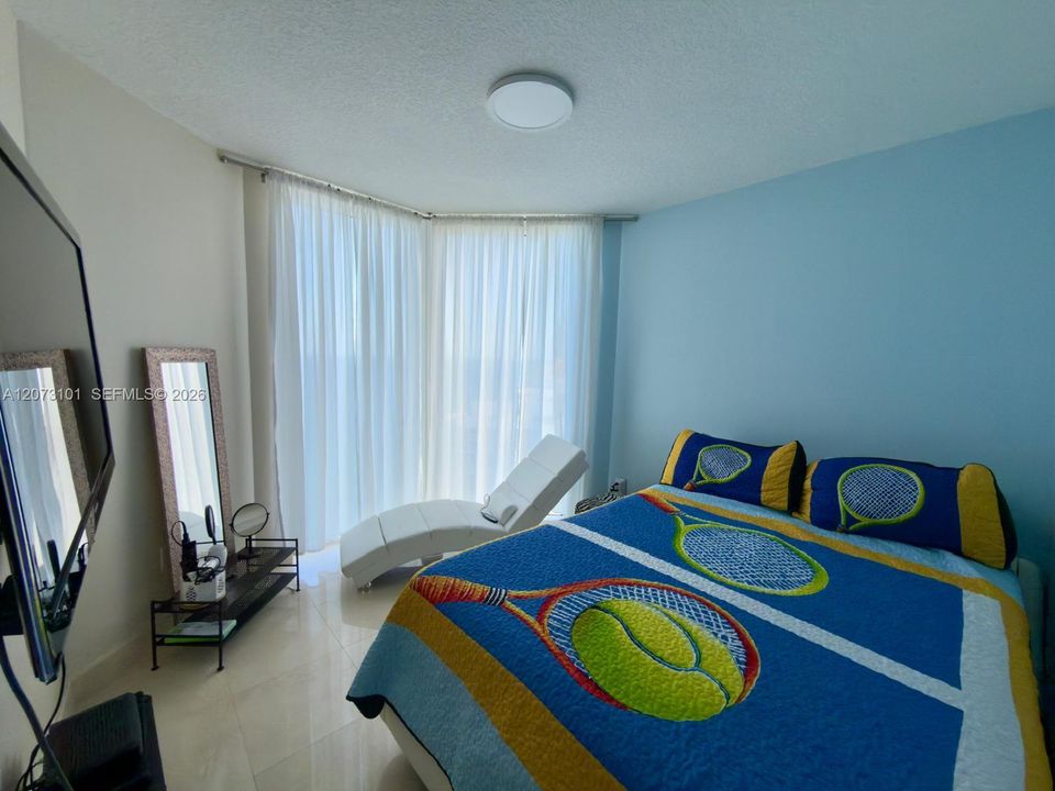 For Rent: $6,000 (2 beds, 2 baths, 1266 Square Feet)