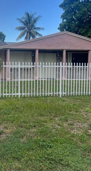 For Sale: $589,000 (3 beds, 2 baths, 1624 Square Feet)