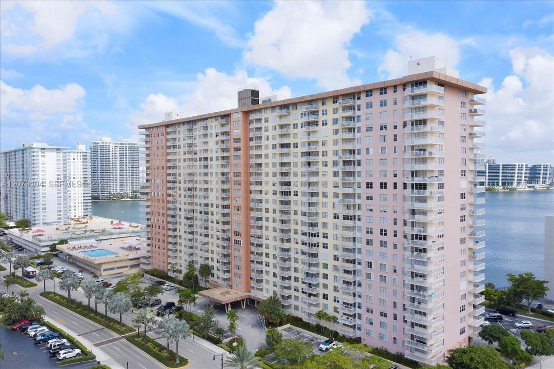 En Venta: $279,000 (1 camas, 1 baños, 943 Pies cuadrados)