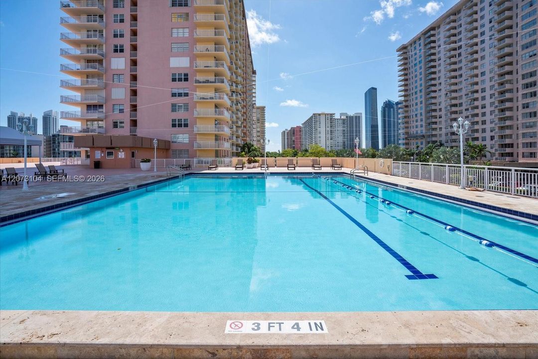En Venta: $279,000 (1 camas, 1 baños, 943 Pies cuadrados)