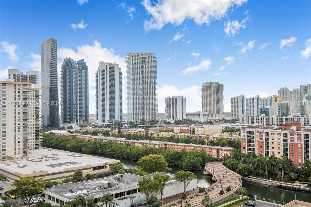 En Venta: $279,000 (1 camas, 1 baños, 943 Pies cuadrados)