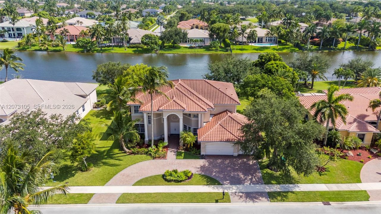 For Sale: $1,745,000 (6 beds, 4 baths, 4287 Square Feet)