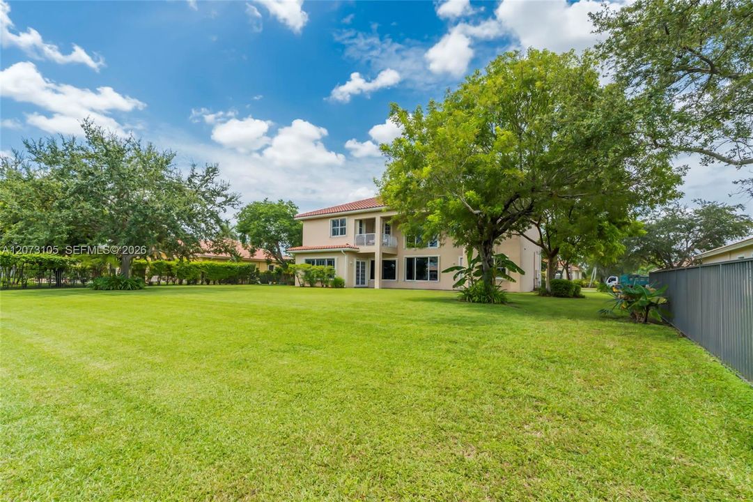 For Sale: $1,745,000 (6 beds, 4 baths, 4287 Square Feet)