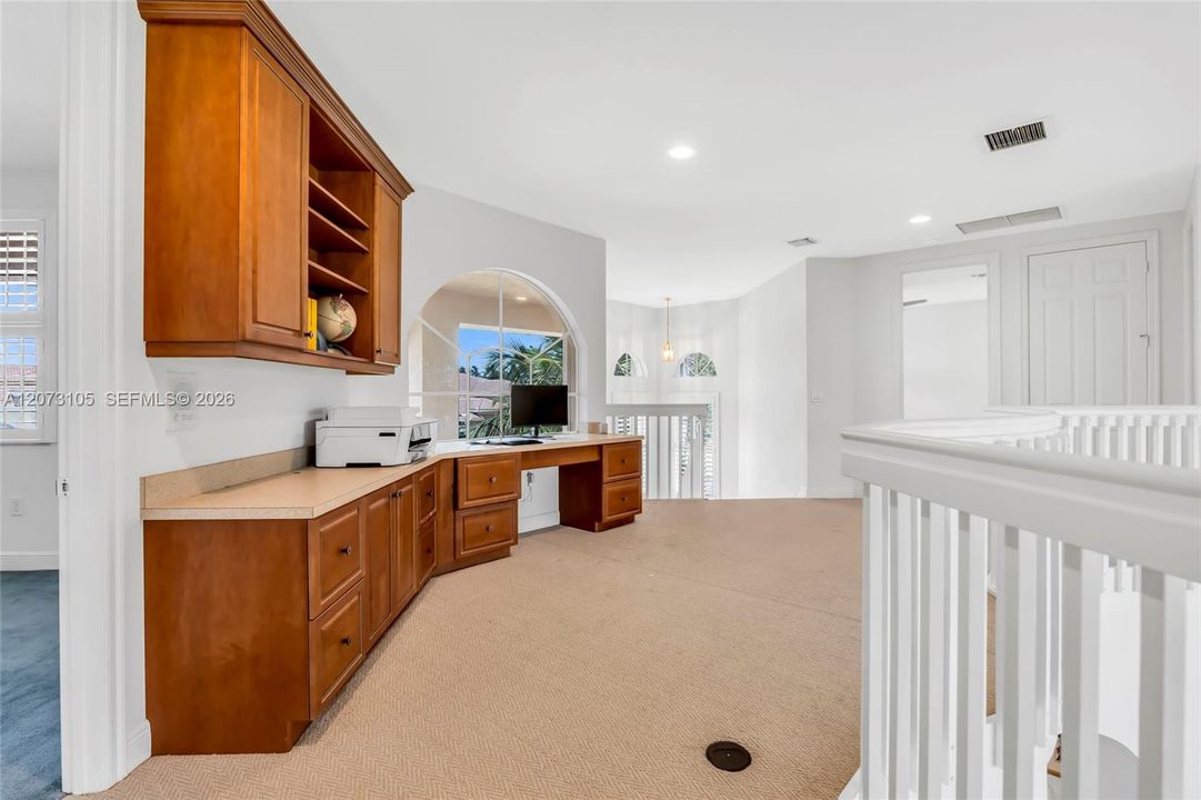 For Sale: $1,745,000 (6 beds, 4 baths, 4287 Square Feet)