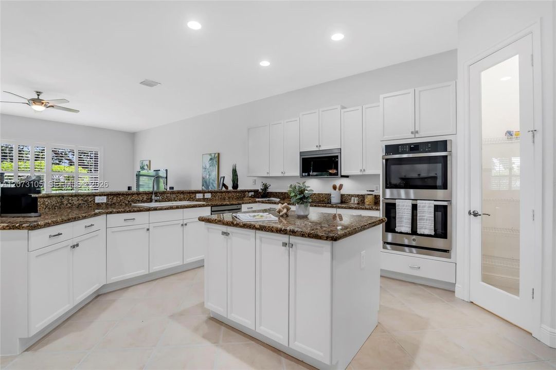 For Sale: $1,745,000 (6 beds, 4 baths, 4287 Square Feet)