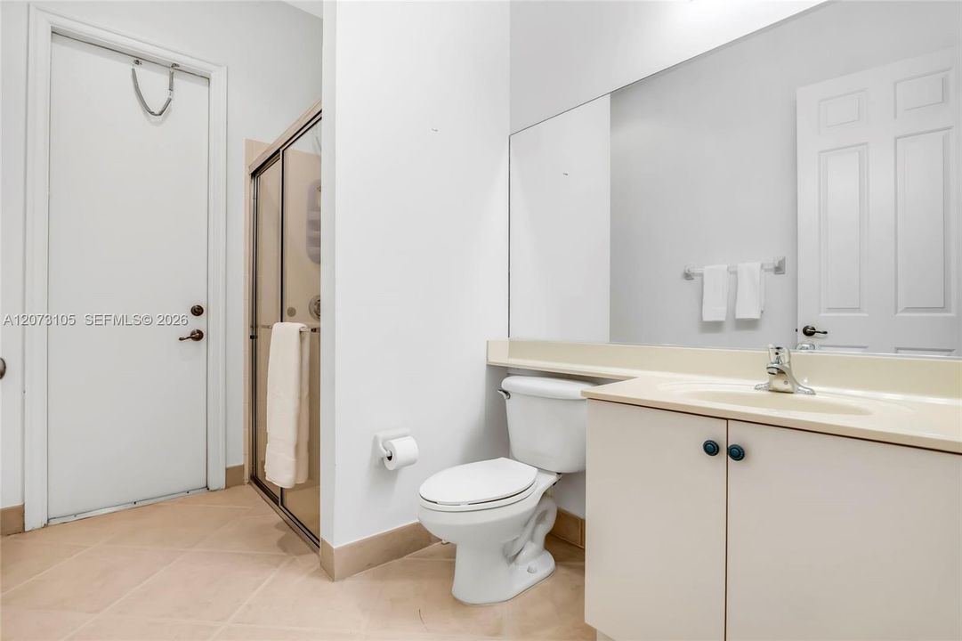 For Sale: $1,745,000 (6 beds, 4 baths, 4287 Square Feet)