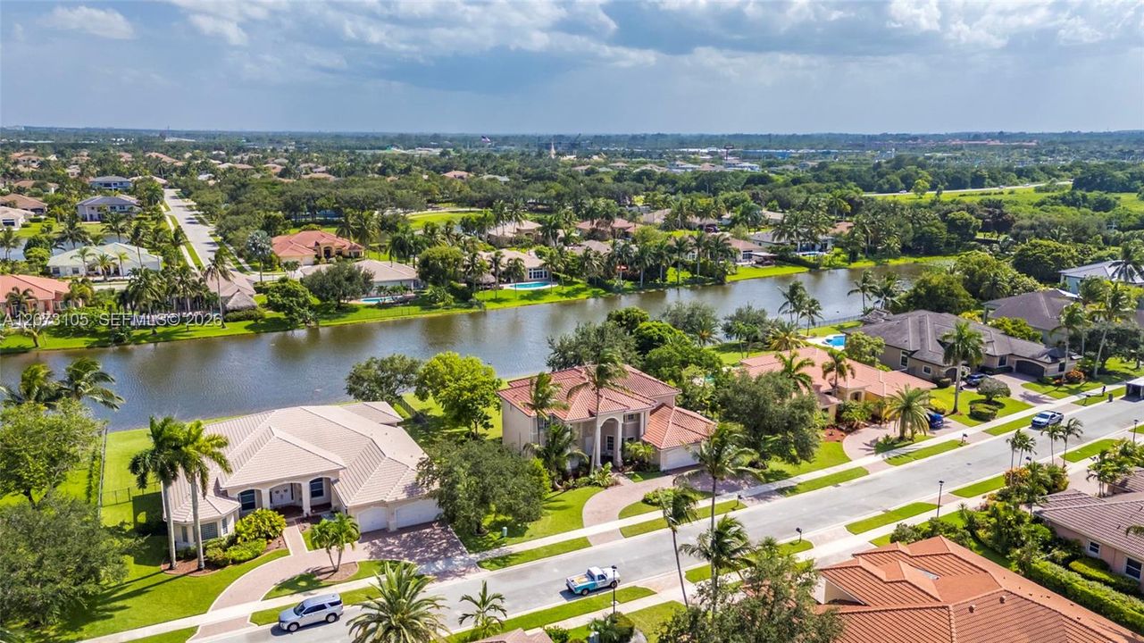For Sale: $1,745,000 (6 beds, 4 baths, 4287 Square Feet)
