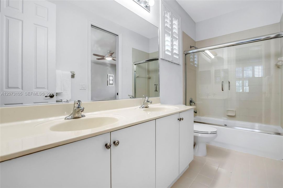 For Sale: $1,745,000 (6 beds, 4 baths, 4287 Square Feet)