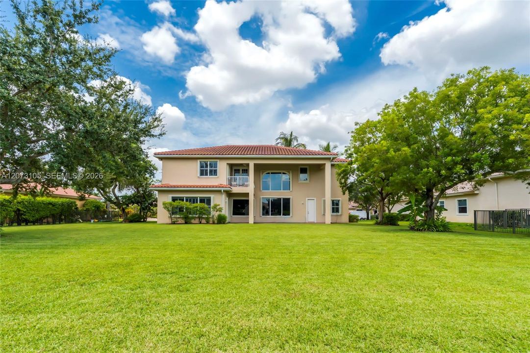 For Sale: $1,745,000 (6 beds, 4 baths, 4287 Square Feet)
