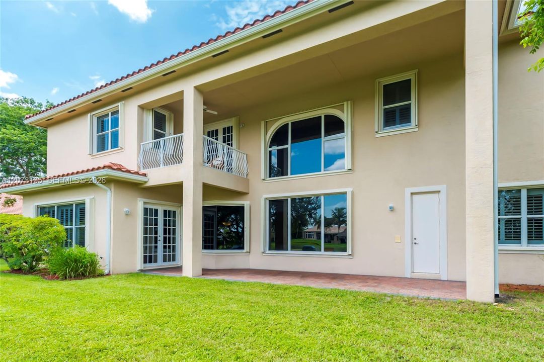 For Sale: $1,745,000 (6 beds, 4 baths, 4287 Square Feet)