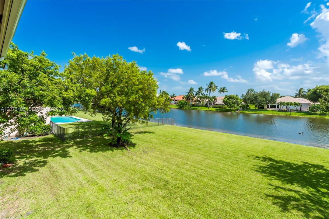 For Sale: $1,745,000 (6 beds, 4 baths, 4287 Square Feet)