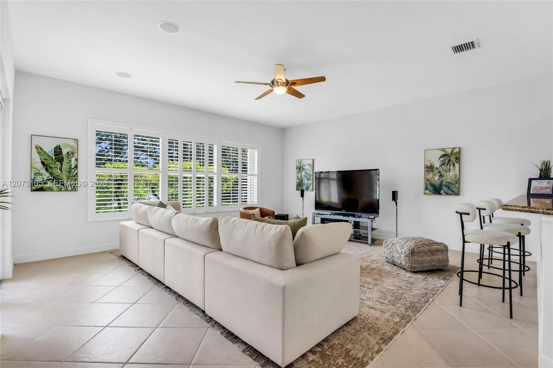For Sale: $1,745,000 (6 beds, 4 baths, 4287 Square Feet)