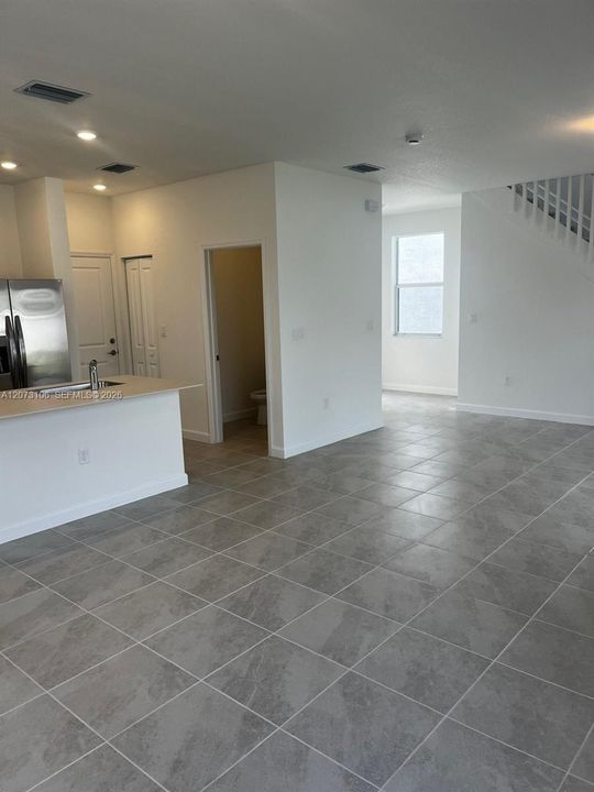 For Rent: $4,250 (4 beds, 2 baths, 2002 Square Feet)