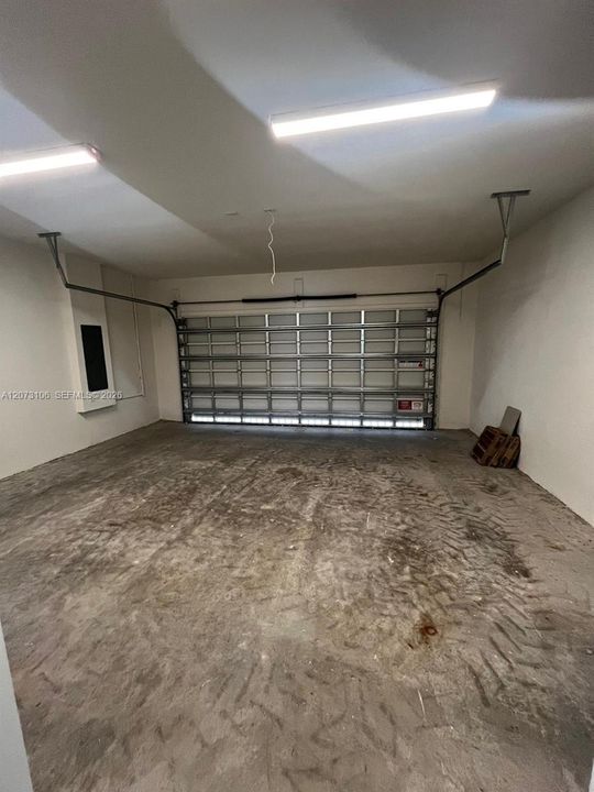 For Rent: $4,250 (4 beds, 2 baths, 2002 Square Feet)