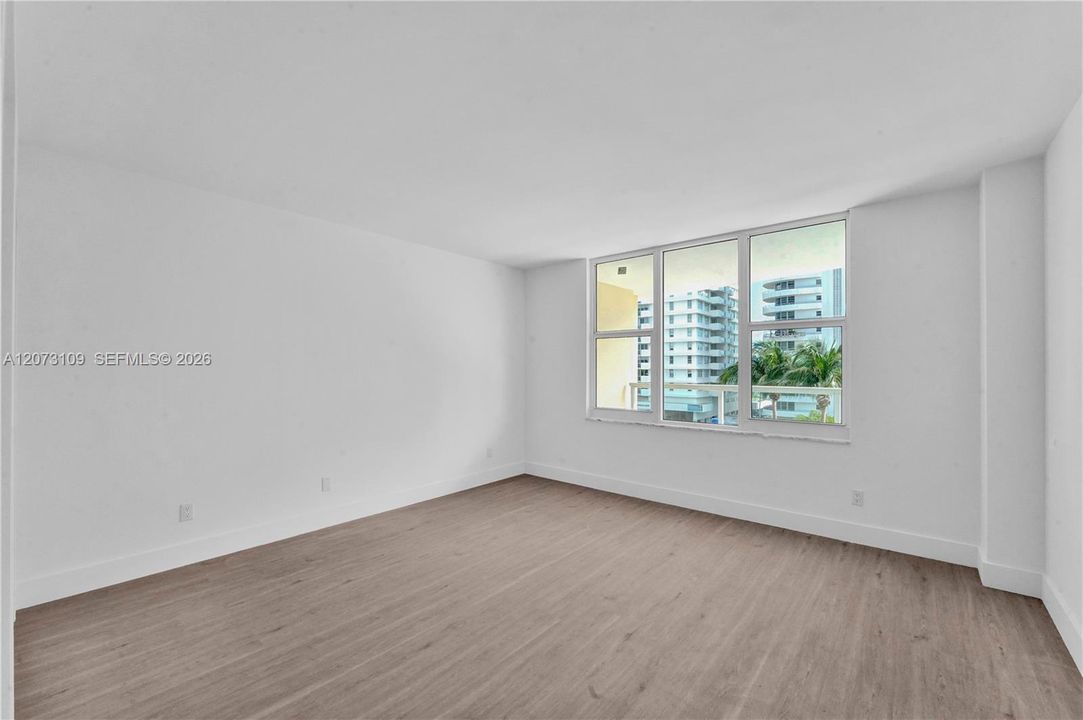 В аренду: $2,800 (1 спален, 1 ванн, 930 Квадратных фут)