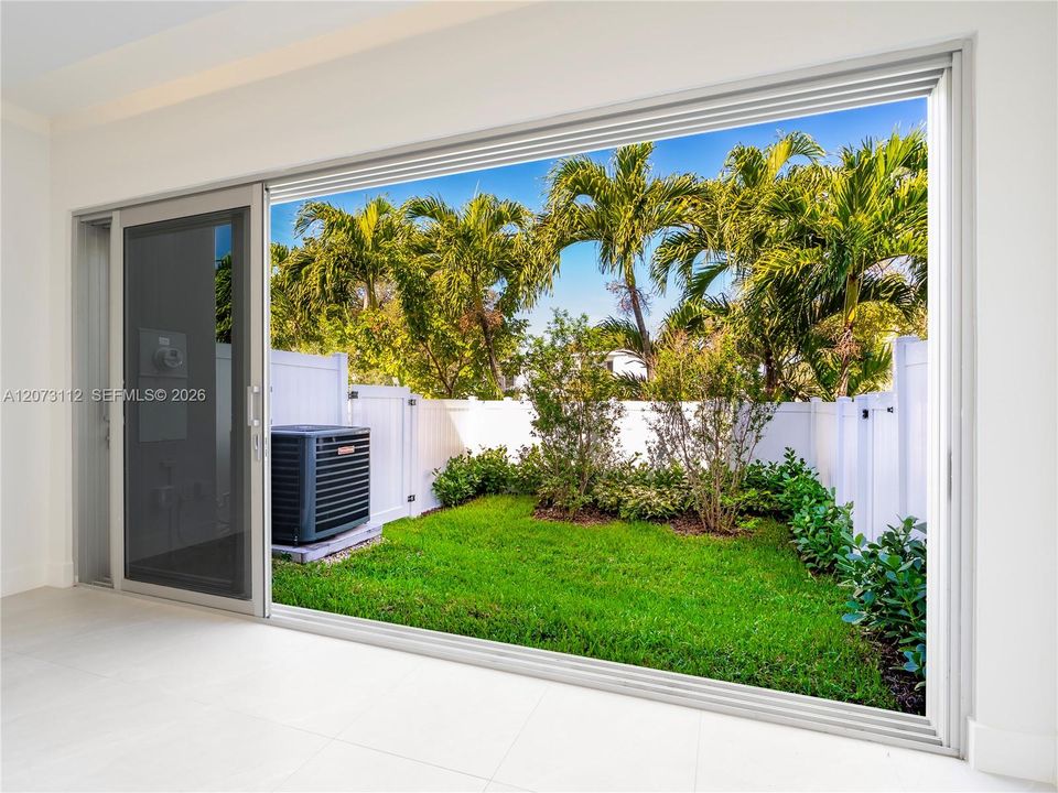 En Venta: $915,000 (3 camas, 2 baños, 1842 Pies cuadrados)