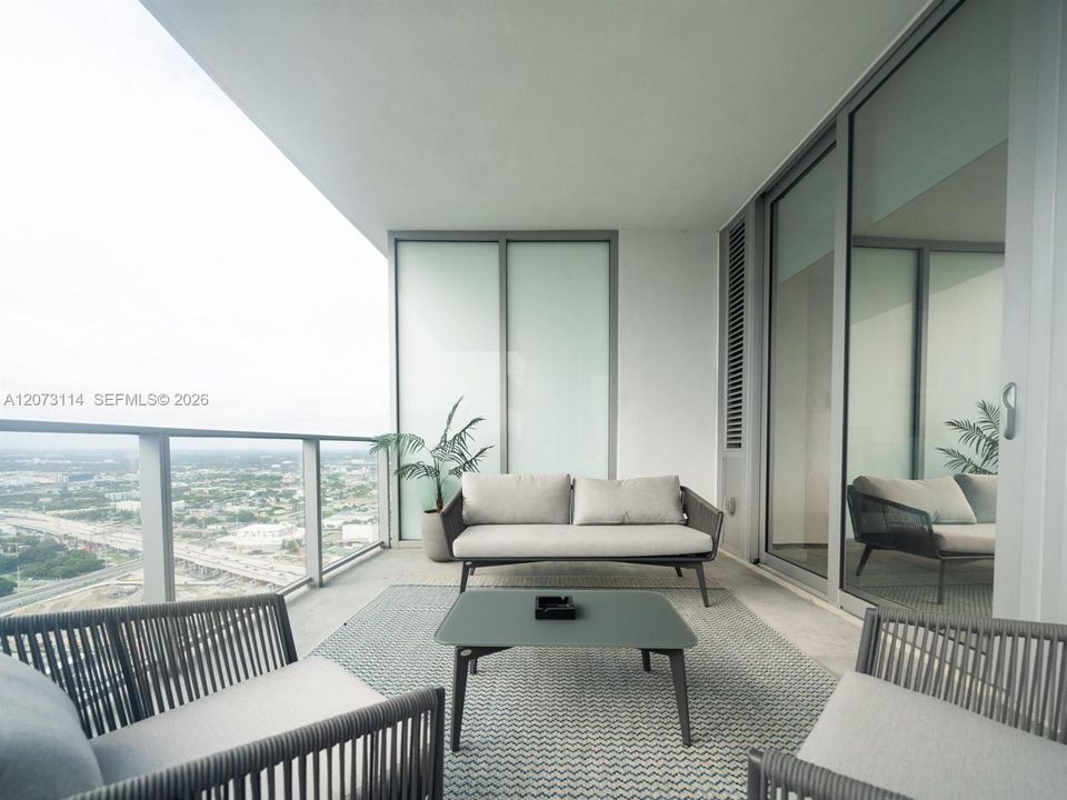 В аренду: $5,500 (2 спален, 2 ванн, 1173 Квадратных фут)