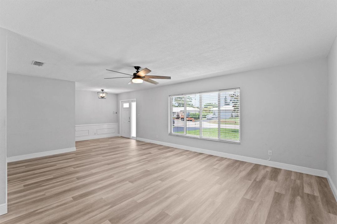 10380 NW 39th Manor