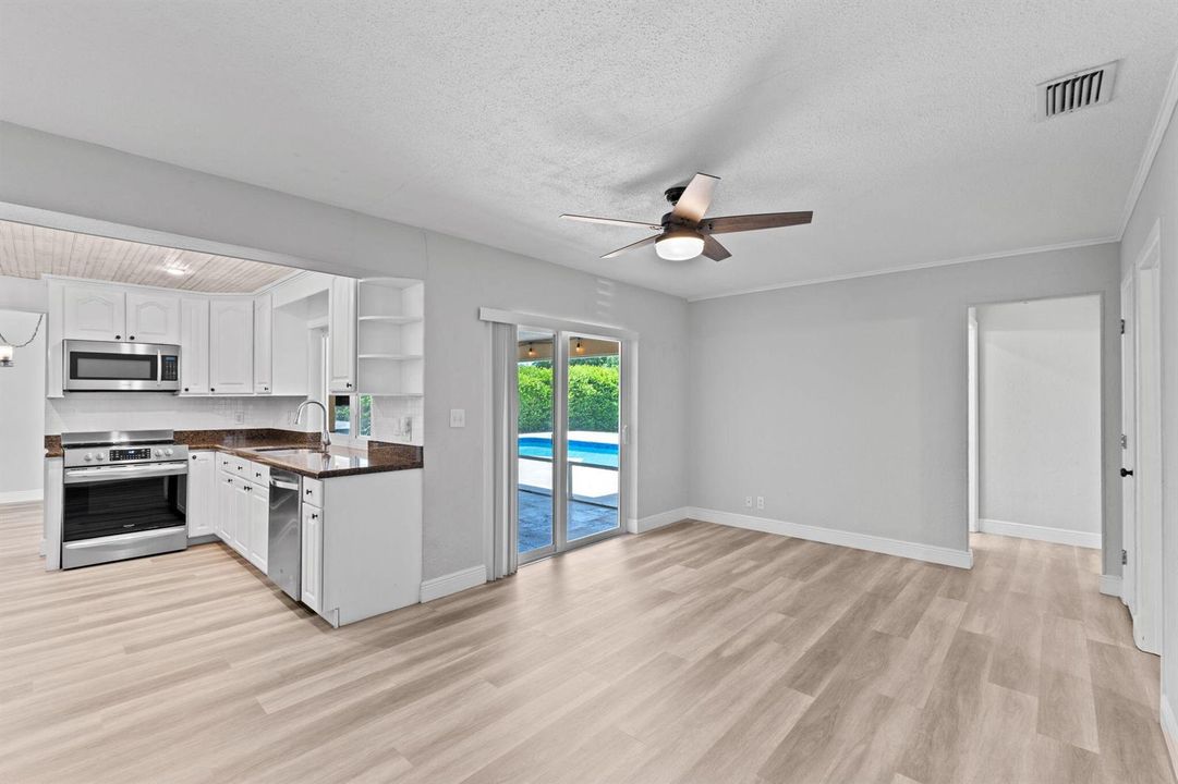 10380 NW 39th Manor10380 NW 39th Manor
